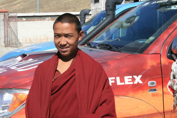 18.05.2009: Monk in small monastery in the Shigatse region