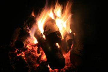 01.08. - Lagerfeuer beim Camp