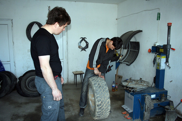 27. April 2008: Fixing a tyre in Qyzylorda, Kazakhstan