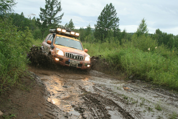 02.08. - Driving fun on muddy tracks