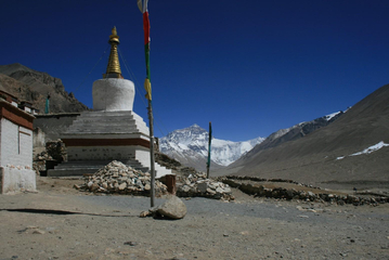 22.04.2009: Mount Everest - Rokbuh monastery